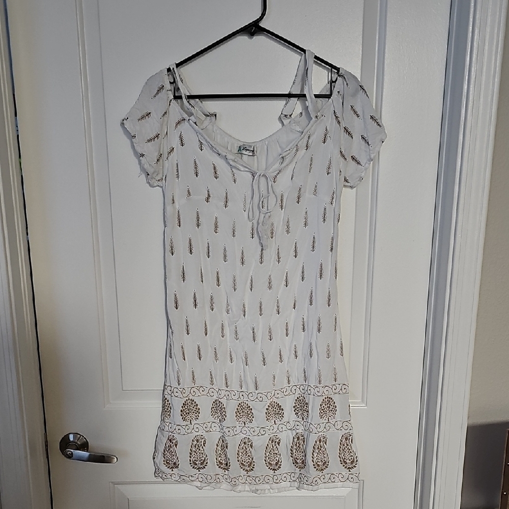 Elegant White and Brown Patterned Dress